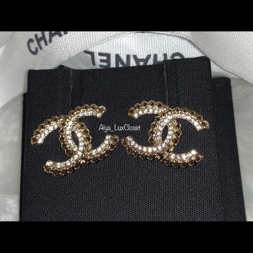 ❌❌SOLD elsewhere❌❌Chanel light gold CC earrings